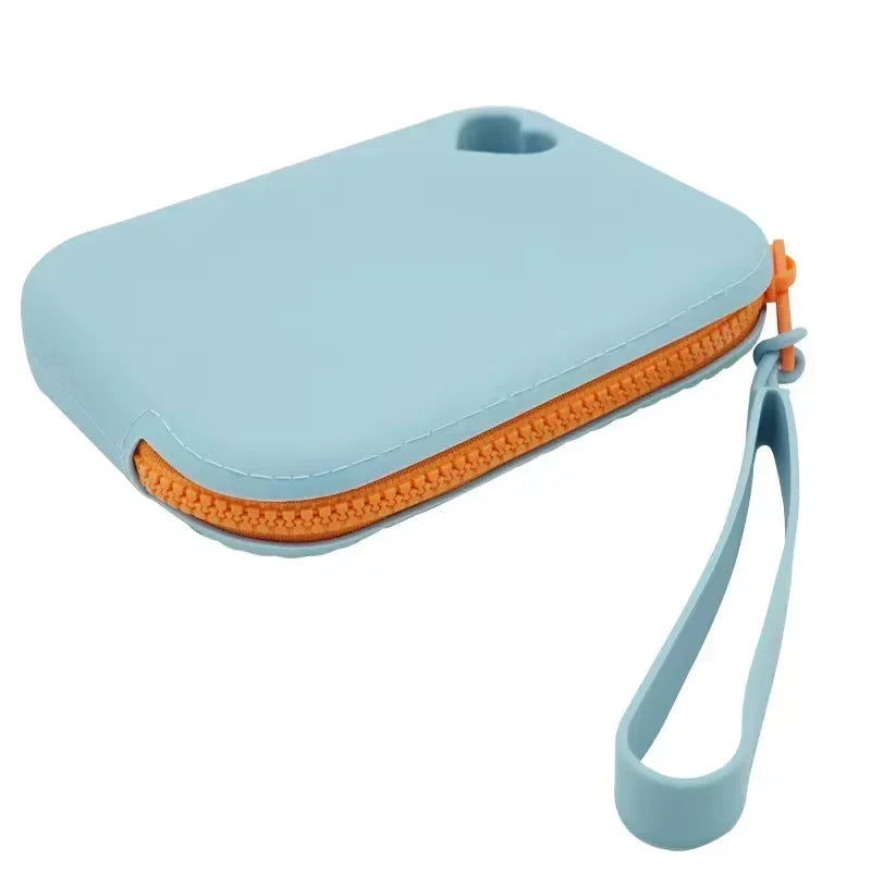Portable Silicone Dog Treat Pouch – Waterproof Training Bag with Clip