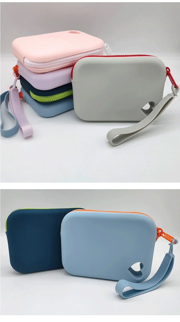 Portable Silicone Dog Treat Pouch – Waterproof Training Bag with Clip